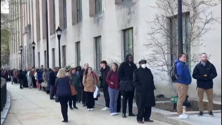 El Departamento de Salud y Servicios Humanos de EE.UU. lleva a cabo el despido masivo de 10.000 trabajadores