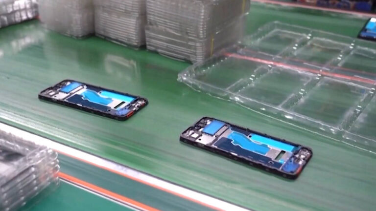 Trump intensifica su guerra comercial con China y amenaza con elevar al 245% los aranceles a las importaciones de productos chinos