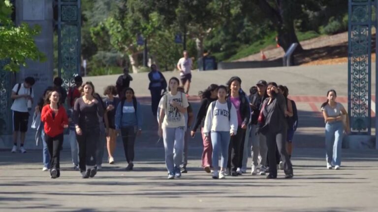 El Gobierno de Trump restablece el estatus de miles de estudiantes extranjeros