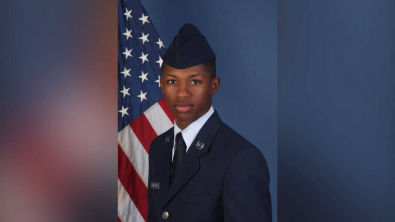 La familia del aviador estadounidense Roger Fortson demanda a la policía de Florida por su muerte