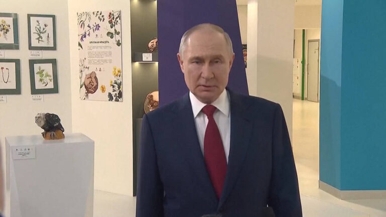 Tras su llamada con Putin, Trump retira la exigencia de que Rusia declare un alto el fuego inmediato en Ucrania