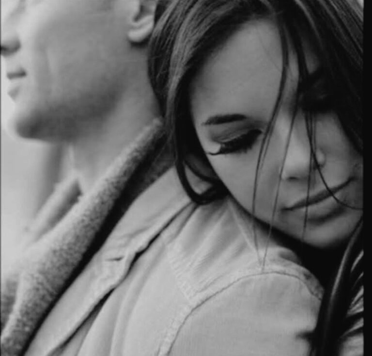 Amar es una ocasión para verse, para revolverse y volverse amor