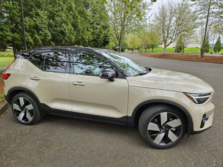 Nuevo Volvo EX40. El nombre cambia, pero la reputación se mantiene.