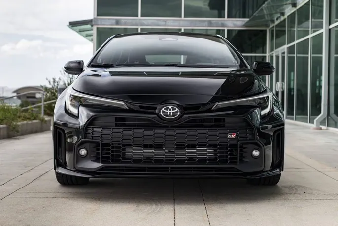  Toyota GR Corolla del 2025, pequeño pero potente