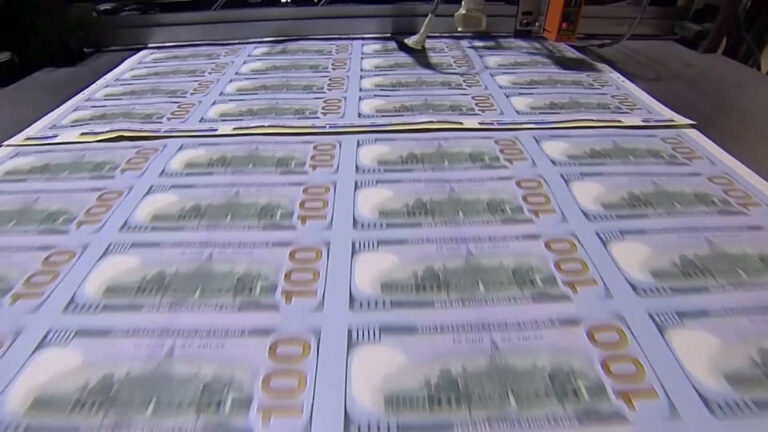 La Reserva Federal de EE.UU. vota a favor de mantener sin cambios las tasas de interés; dos miembros republicanos de la Fed disienten con la votación