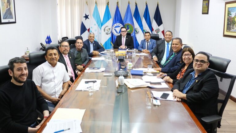 PARLACEN tilda de “ofensivos” los señalamientos de diputados de Nuevas Ideas para ese organismo