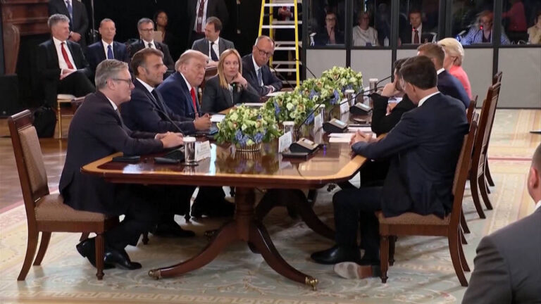 Tras su cumbre con líderes europeos en la Casa Blanca Trump anuncia que organizará una reunión entre Zelensky y Putin