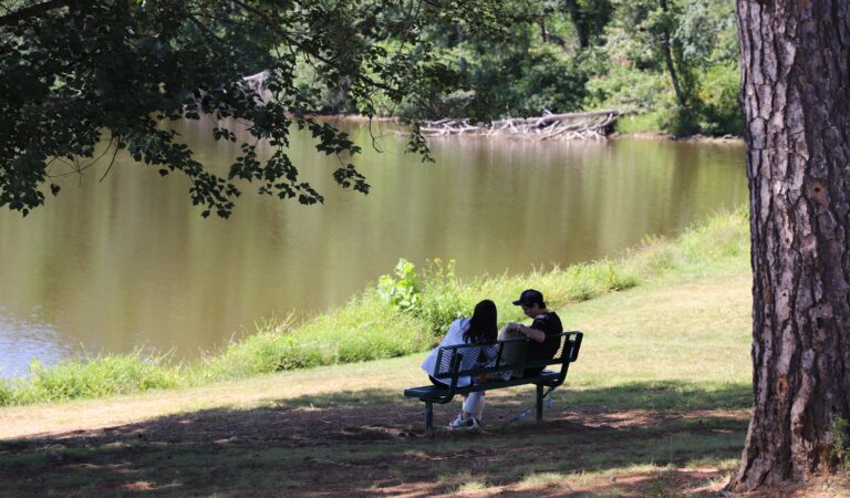Incesante obligación moral; para un diario compromiso integral