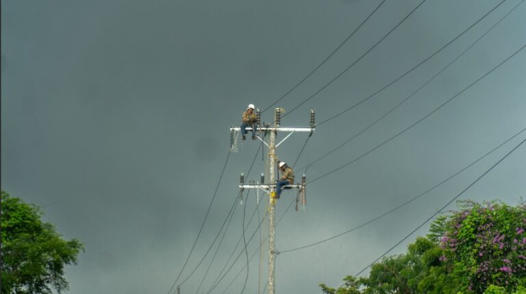 AES CAESS invierte $588 mil para reforzar red eléctrica del departamento de Chalatenango