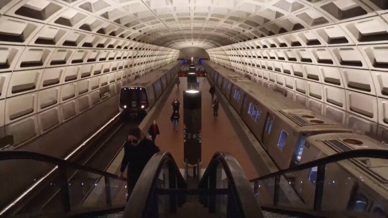 J. D. Vance advierte que EE.UU. se encamina a una paralización de los servicios gubernamentales luego de que Trump y los líderes demócratas no llegaran a un acuerdo sobre un paquete de gastos