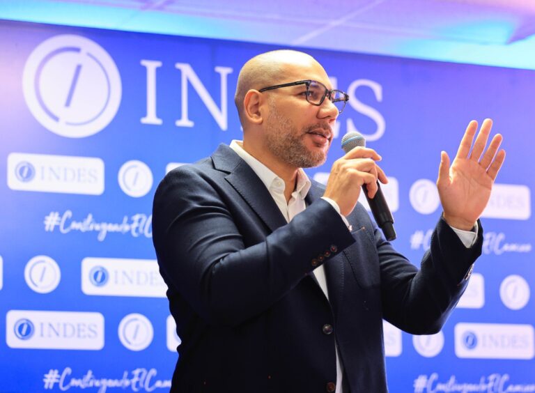 Yamil Bukele presenta la nómina que lo acompañará en la FESFUT