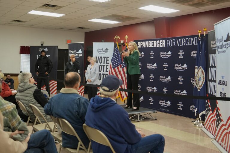 Spanberger defiende la atención médica de los Virginianos