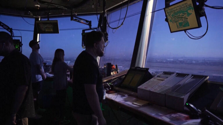 La Administración Federal de Aviación de EE.UU. advierte sobre la escasez de personal en los aeropuertos de las principales ciudades del país en medio del cierre del Gobierno federal