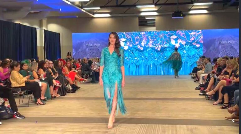 Raíces elevadas, The Fashion Show