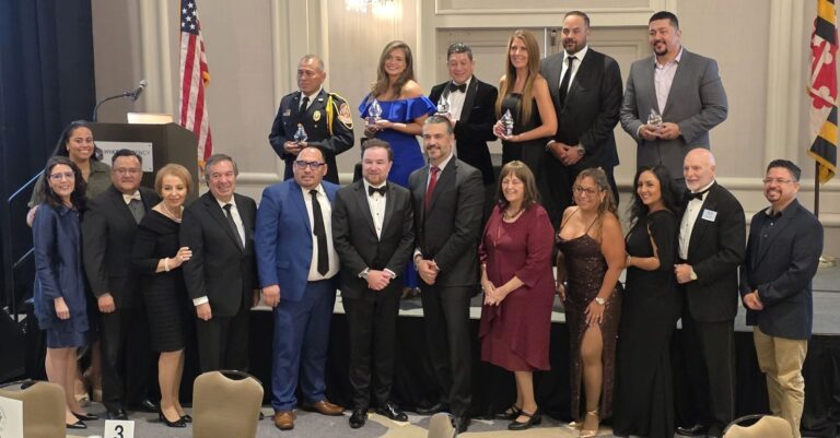 Reconocimiento al liderazgo hispano