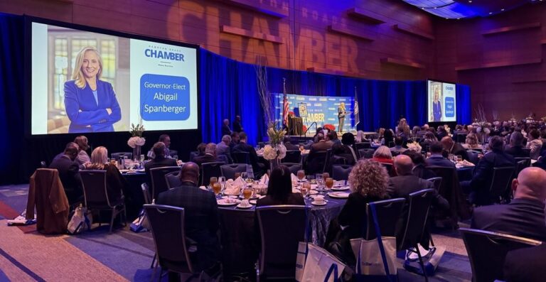 Gobernadora electa Spanberger, habla sobre los esfuerzos para fortalecer la economía de Virginia