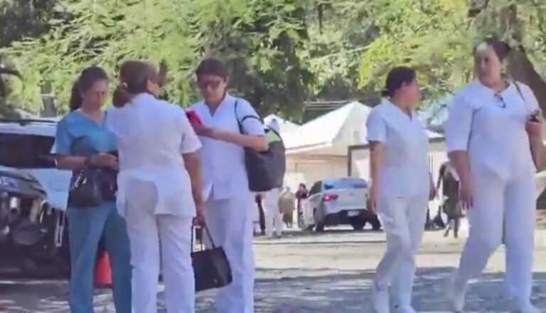 Salvadoreños se burlan por despidos de doctores y enfermeras del Hospital Rosales, ISSS y FOSALUD