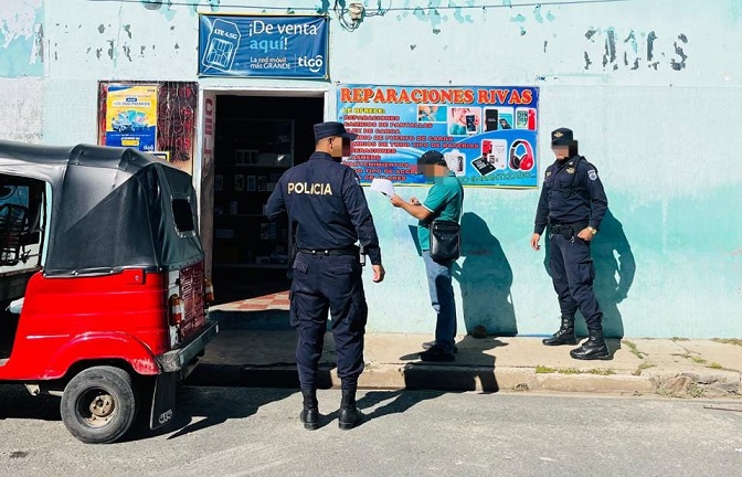 PNC y FGR buscan negocios donde se comercializan celulares y computadoras robadas