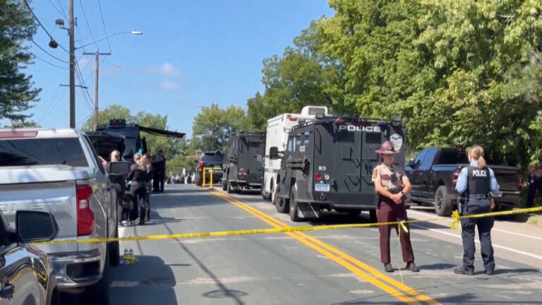 Un tiroteo en la Universidad Estatal de Kentucky deja un estudiante muerto y otro en estado crítico