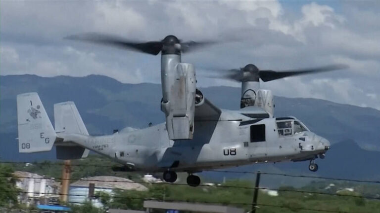 Un grupo bipartidista de senadores estadounidenses presenta una resolución de poderes de guerra para impedir que Trump ataque unilateralmente a Venezuela