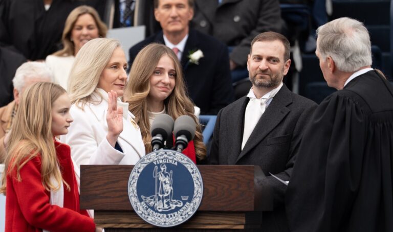 Gobernadora de Virginia, toma medidas inmediatas a fin de cumplir sus promesas