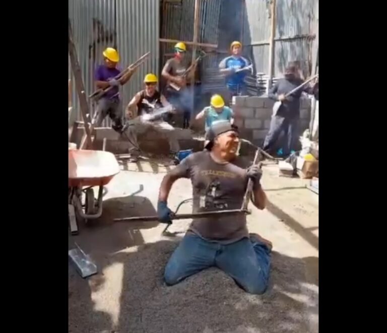 VIDEO / Albañiles se divierten al ritmo de Sweet Child O’ Mine de la banda Guns N’ Roses