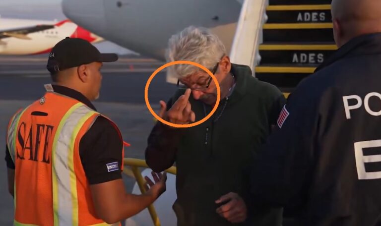 VIDEO | Norman Quijano hace una “peineta” al llegar al monseñor Oscar Arnulfo Romero