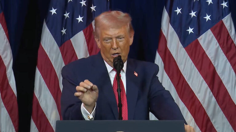 Trump advierte que los demócratas lo someterán a juicio político si los republicanos pierden las elecciones de mitad de mandato