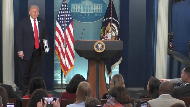 “Ya lo verán”: Trump da a entender que está dispuesto a llegar lejos para tomar el control de Groenlandia