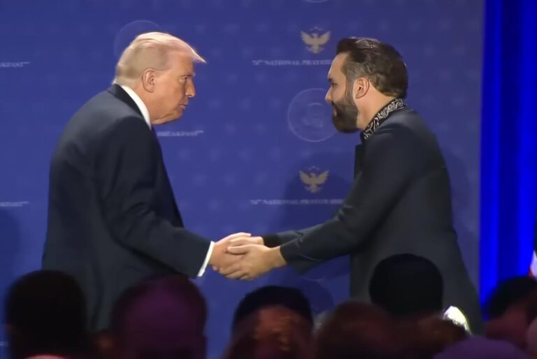 Presidente Trump elogia a Nayib Bukele