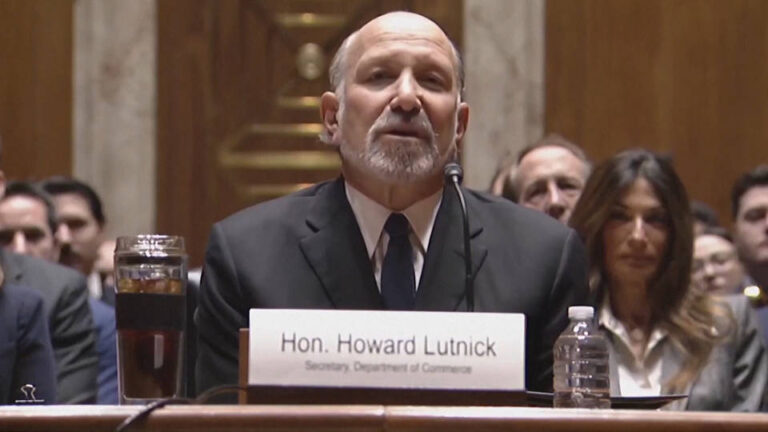 El secretario de Comercio de EE.UU., Howard Lutnick, testifica haber visitado la isla de Epstein