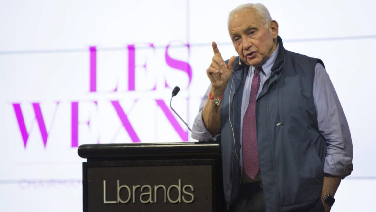 El ex director ejecutivo de Victoria’s Secret Les Wexner testifica ante un comité de la Cámara de Representantes de EE.UU. sobre sus vínculos con Epstein