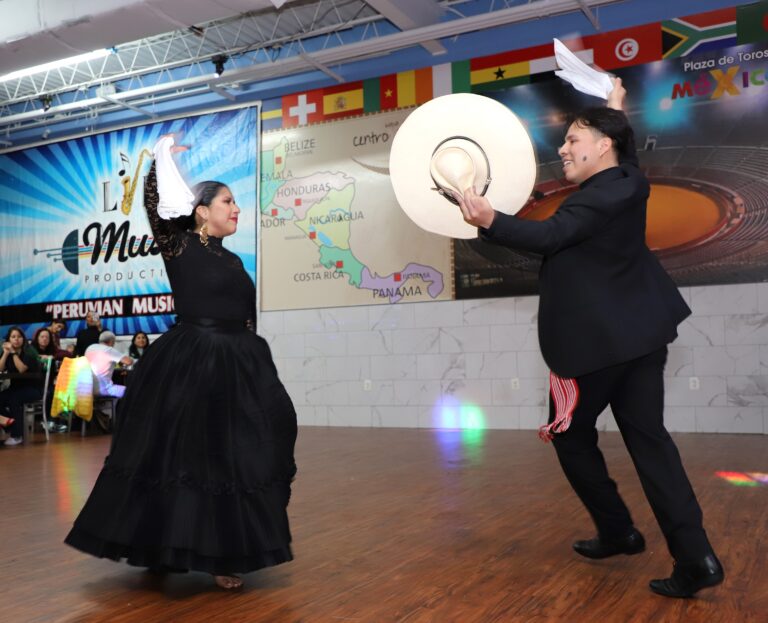 Folclor peruano resplandeció en Manassas