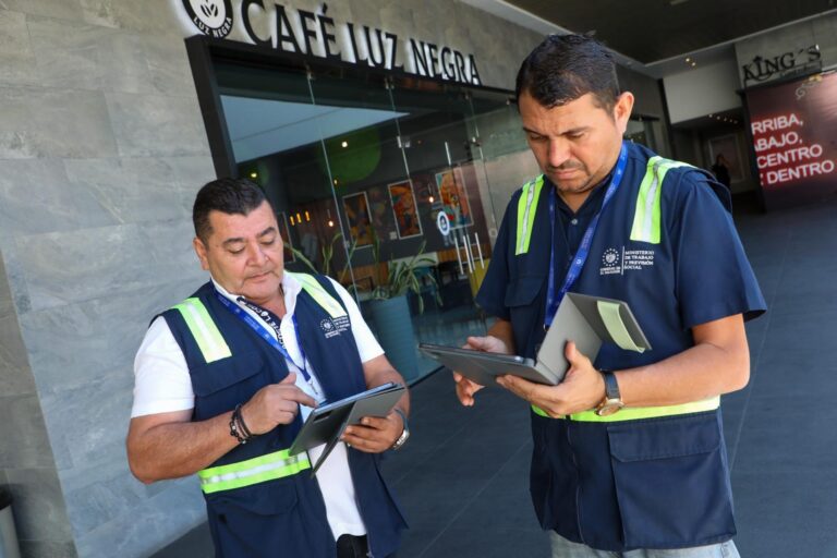 Ministro Rolando Castro: Trabajadores que laboren los días de asueto deben recibir pago doble