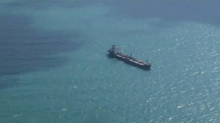 Trump insta a otros países a enviar buques de guerra para proteger el estrecho de Ormuz