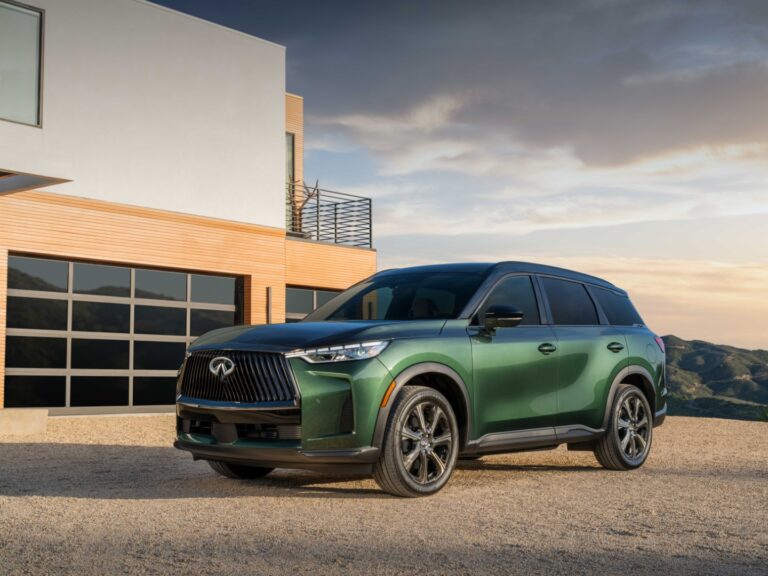 Infiniti QX60, un SUV mediano de lujo orientado a la familia.