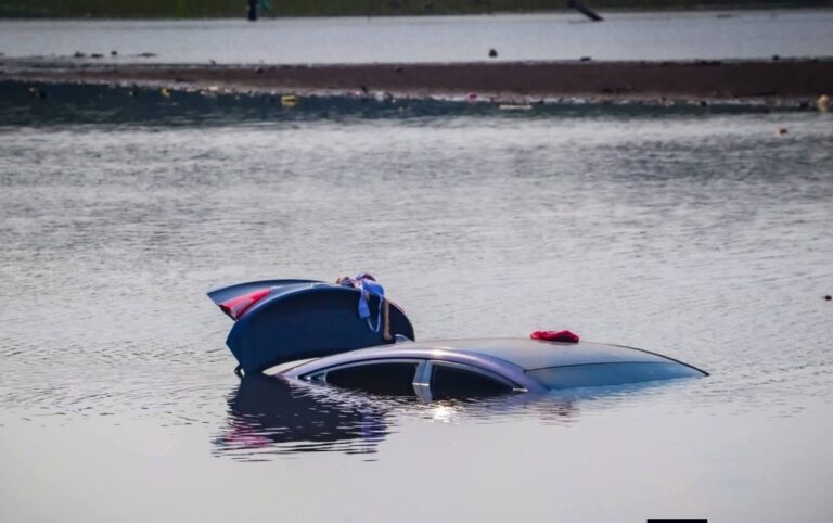 Turistas borrachos habrían abandonado vehículo en bocana Monzón de Metalío