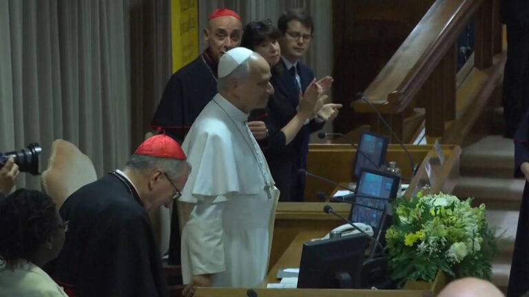 El papa León XIV publica una encíclica en la que advierte que la inteligencia artificial debe estar al servicio de la humanidad