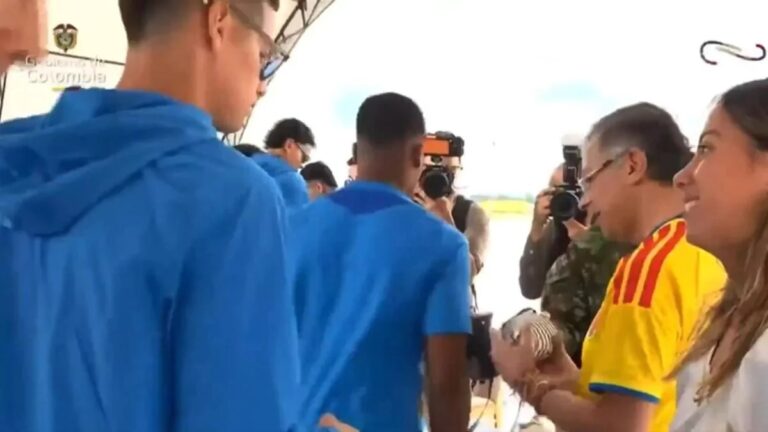James Rodríguez ignora a hija de Gustavo Petro que le pidió una foto