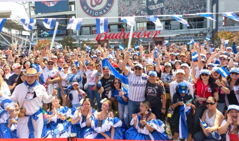 Cultura salvadoreña en estadio de los Nationals