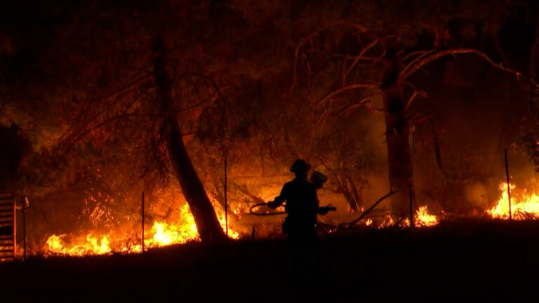 Francia y España se preparan para otra ola de calor mientras luchan contra incendios forestales históricos