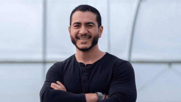 El progresista Abdul El-Sayed se enfrentará a la centrista Haley Stevens al tiempo que la demócrata Mallory McMorrow abandona la contienda por el Senado de Michigan