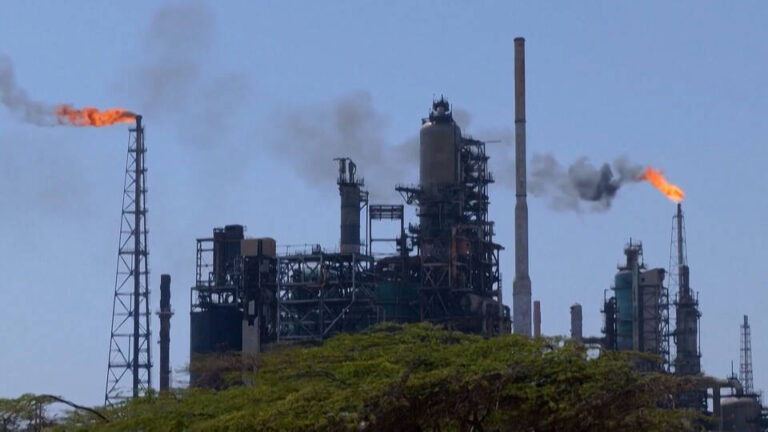 EE.UU. llega a un acuerdo para tomar el control de 65.000 millones de barriles de petróleo venezolano