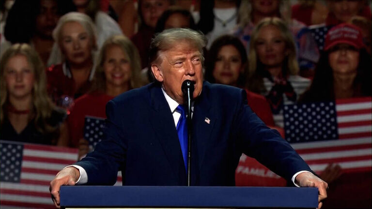 Trump promete pagar 5.000 dólares a todos los adultos estadounidenses si los republicanos ganan las elecciones de mitad de mandato