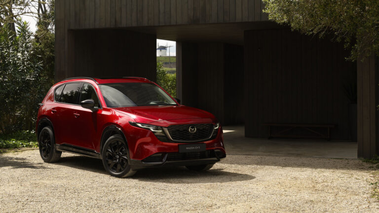 El modelo más vendido de Mazda recibe un rediseño total. Es el SUV compacto CX-5.