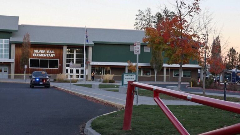 Un adolescente mata a tres menores y a una persona del cuerpo docente de una escuela en Bend, Oregón